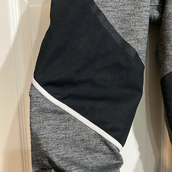 Nike Dri-Fit Leggings Women's. Size Small.  Gray Black Colorblock Cropped - Picture 4 of 8